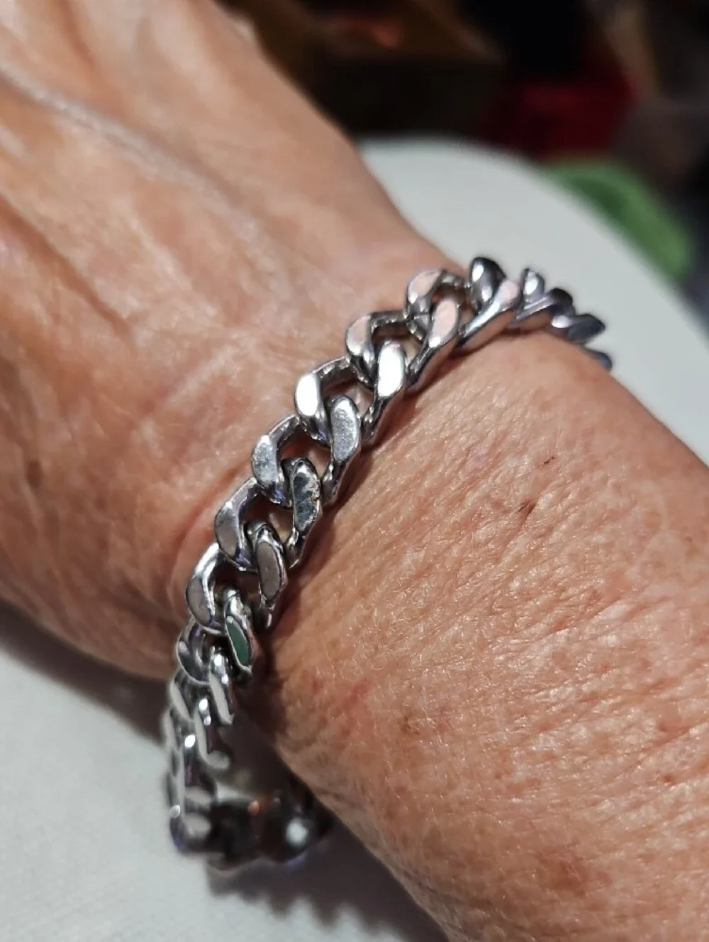 GUESS Silver-Tone Rounded Curb Chain Bracelet